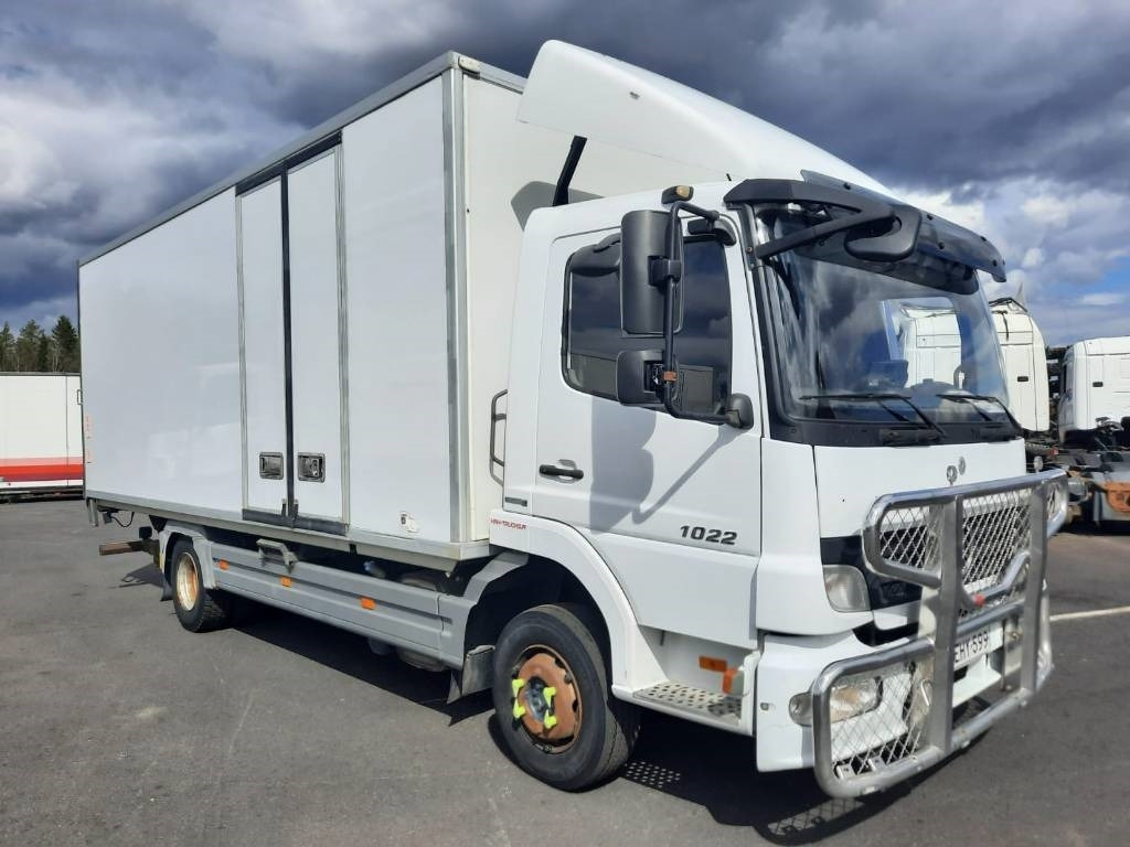 Mercedes-Benz Atego 1022 - Skříňový nákladní auto: obrázek 2 Mercedes-Benz Atego 1022 - Skříňový nákladní auto: obrázek 2