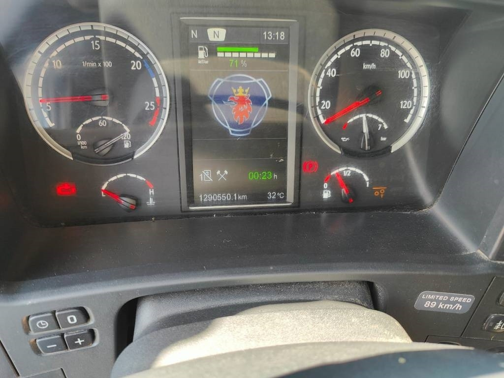 Skříňový nákladní auto Scania R 490: obrázek 9