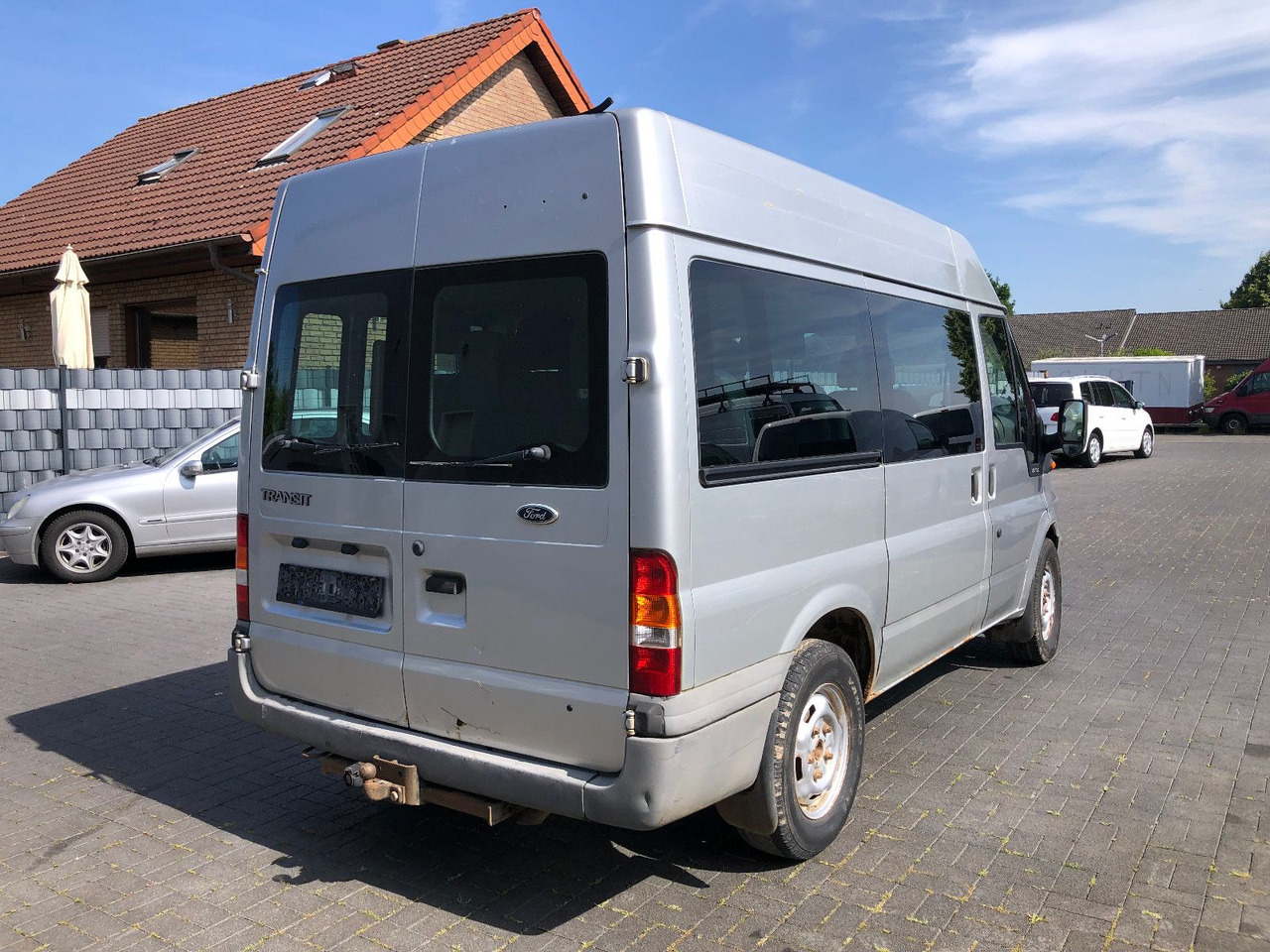 Ford Transit 2.4 TDi, Heckantrieb, 8-Sitzer, Klima - Mikrobus: obrázek 2 Ford Transit 2.4 TDi, Heckantrieb, 8-Sitzer, Klima - Mikrobus: obrázek 2