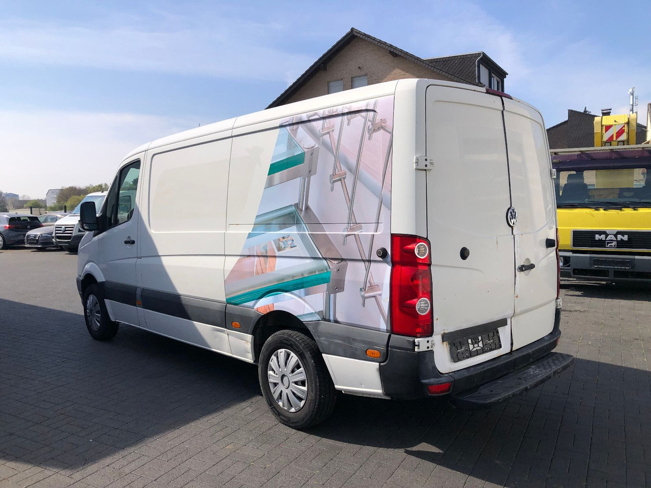 Volkswagen Crafter 2.5 TDI 30 mittel L2H1, Klima - Malá dodávka: obrázek 4 Volkswagen Crafter 2.5 TDI 30 mittel L2H1, Klima - Malá dodávka: obrázek 4