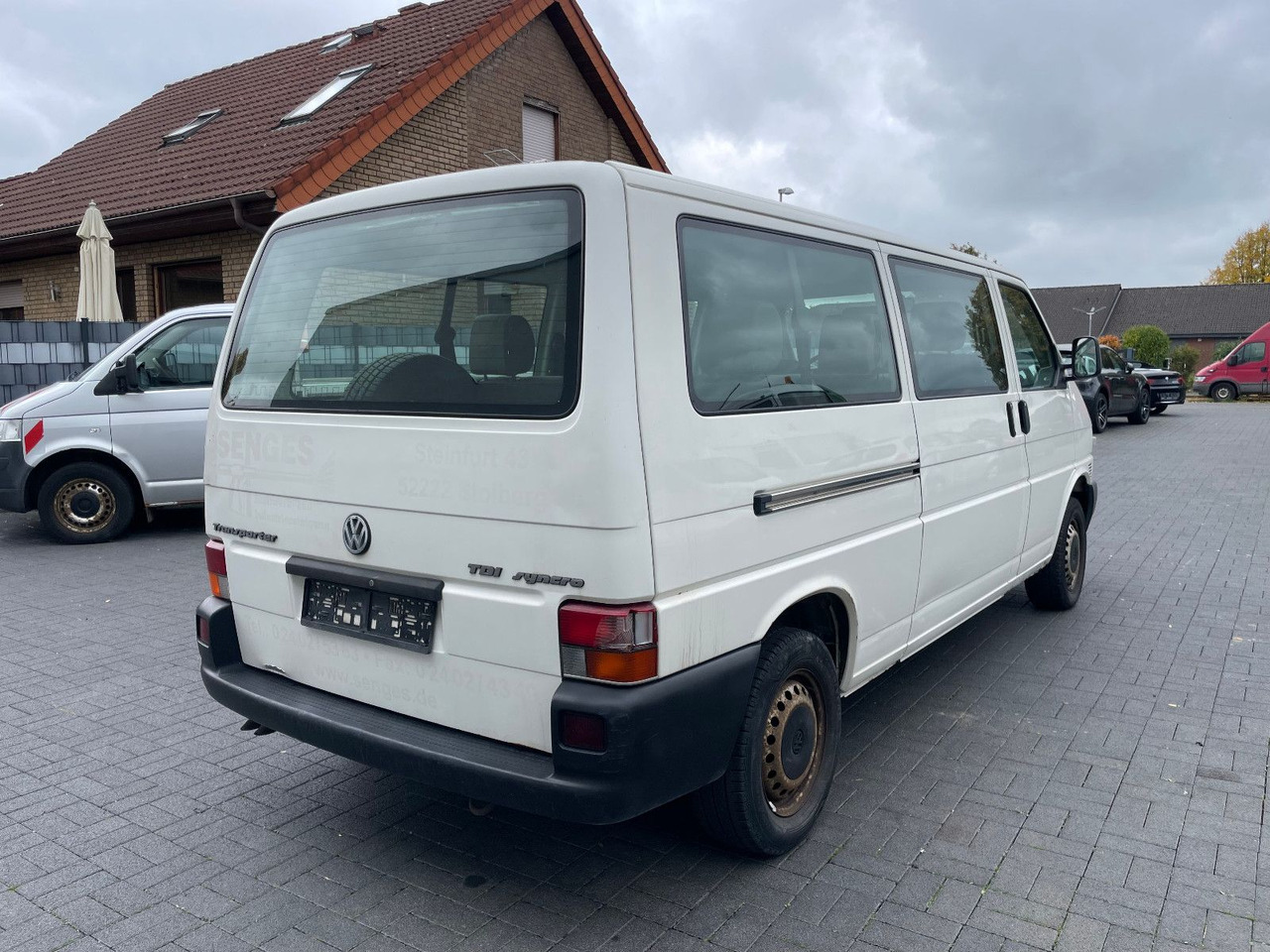 Volkswagen T4 Caravelle 2,5 TDI 75kW syncro lang, 9-Sitzer - Mikrobus: obrázek 2 Volkswagen T4 Caravelle 2,5 TDI 75kW syncro lang, 9-Sitzer - Mikrobus: obrázek 2