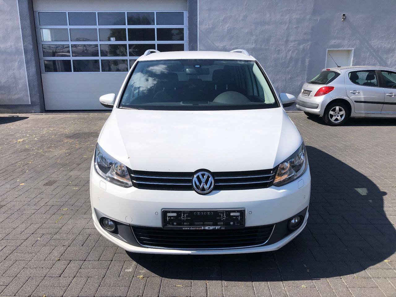 Volkswagen Touran 2.0 TDI Cup, 7-Sitzer - Mikrobus: obrázek 5 Volkswagen Touran 2.0 TDI Cup, 7-Sitzer - Mikrobus: obrázek 5