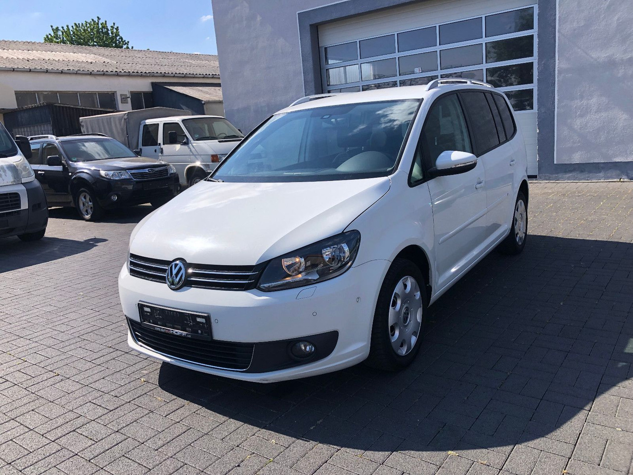Volkswagen Touran 2.0 TDI Cup, 7-Sitzer - Mikrobus: obrázek 1 Volkswagen Touran 2.0 TDI Cup, 7-Sitzer - Mikrobus: obrázek 1