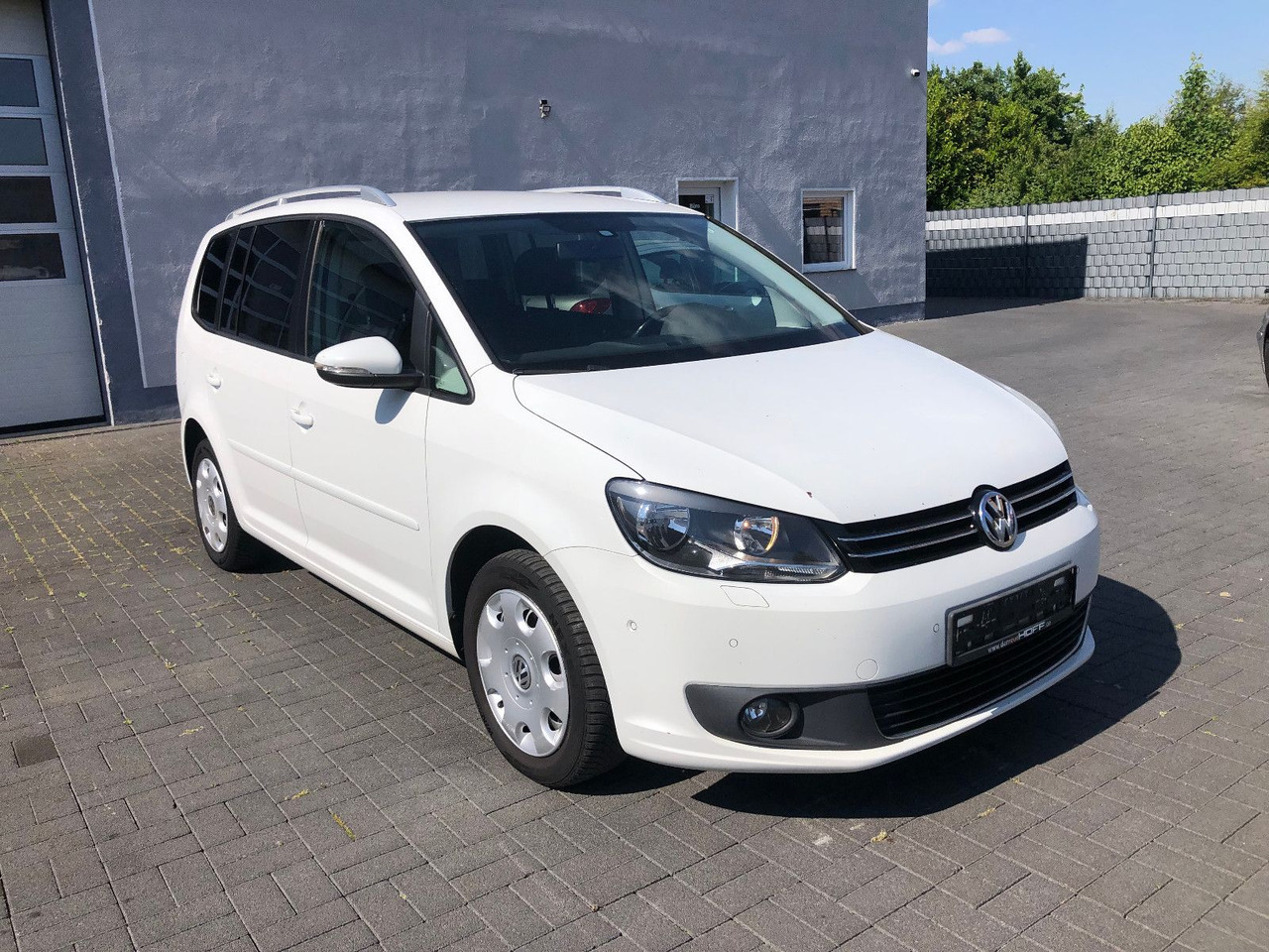 Volkswagen Touran 2.0 TDI Cup, 7-Sitzer - Mikrobus: obrázek 3 Volkswagen Touran 2.0 TDI Cup, 7-Sitzer - Mikrobus: obrázek 3