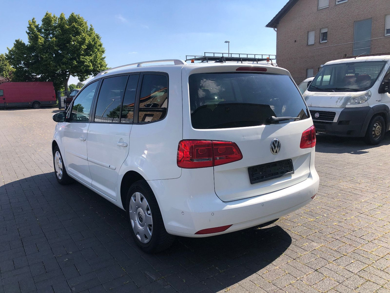 Volkswagen Touran 2.0 TDI Cup, 7-Sitzer - Mikrobus: obrázek 4 Volkswagen Touran 2.0 TDI Cup, 7-Sitzer - Mikrobus: obrázek 4