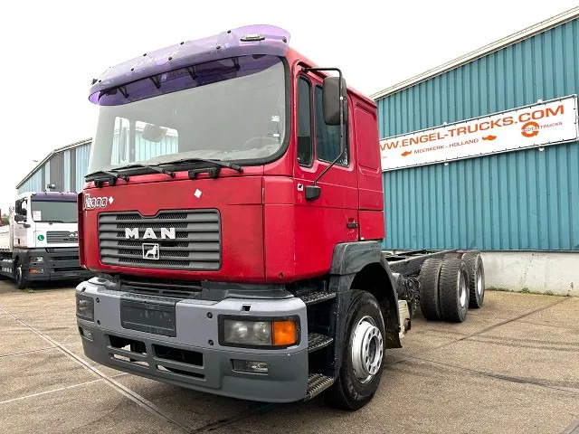 Podvozek s kabinou MAN 27.464 DF 6x4 (F2000) FULL STEEL CHASSIS (6-CILINDER HEADS / ZF16 MANUAL GEARBOX / ZF-INTARDER / REDUCTION AXLES / FULL STEEL SU: obrázek 1