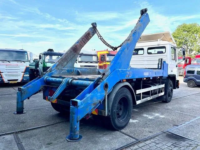 MAN F 18.232 (6 CILINDER) M90 WITH TELESCOPIC CONTAINER SYSTEM (8 GEARS MANUAL GEARBOX / EURO 1 (MECHANICAL PUMP AND INJECTORS)) - Ramenový nosič kontajnerov: obrázek 3 MAN F 18.232 (6 CILINDER) M90 WITH TELESCOPIC CONTAINER SYSTEM (8 GEARS MANUAL GEARBOX / EURO 1 (MECHANICAL PUMP AND INJECTORS)) - Ramenový nosič kontajnerov: obrázek 3