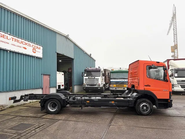Mercedes-Benz Atego 823L DAY CAB (6-CILINDER) 4x2 CHASSIS (MANUAL GEARBOX / SPER DIFFERENTIAL / 6-CILINDER ENGINE) - Podvozek s kabinou: obrázek 4 Mercedes-Benz Atego 823L DAY CAB (6-CILINDER) 4x2 CHASSIS (MANUAL GEARBOX / SPER DIFFERENTIAL / 6-CILINDER ENGINE) - Podvozek s kabinou: obrázek 4