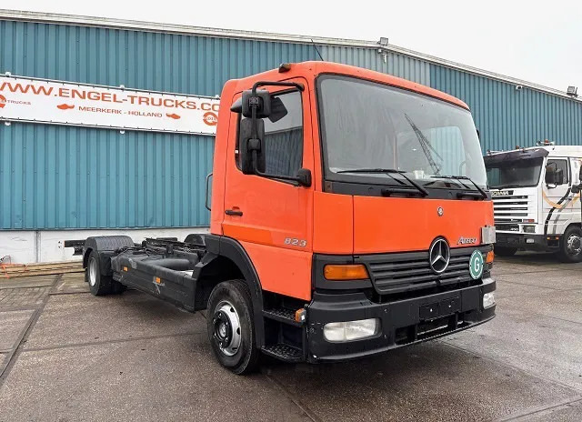 Mercedes-Benz Atego 823L DAY CAB (6-CILINDER) 4x2 CHASSIS (MANUAL GEARBOX / SPER DIFFERENTIAL / 6-CILINDER ENGINE) - Podvozek s kabinou: obrázek 2 Mercedes-Benz Atego 823L DAY CAB (6-CILINDER) 4x2 CHASSIS (MANUAL GEARBOX / SPER DIFFERENTIAL / 6-CILINDER ENGINE) - Podvozek s kabinou: obrázek 2