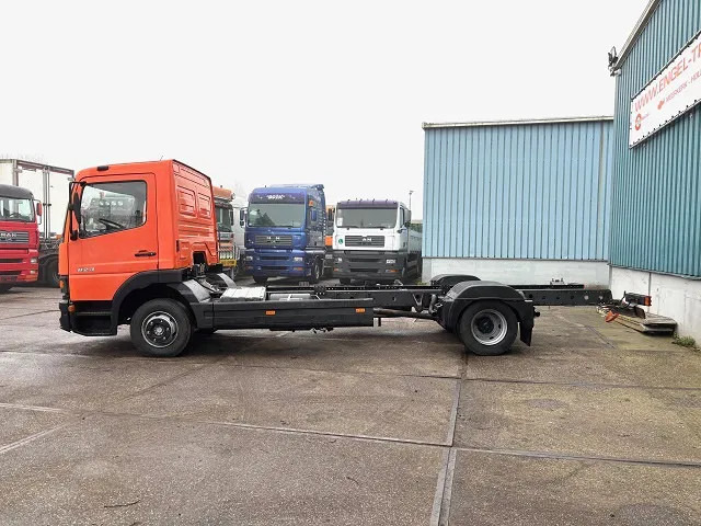 Mercedes-Benz Atego 823L DAY CAB (6-CILINDER) 4x2 CHASSIS (MANUAL GEARBOX / SPER DIFFERENTIAL / 6-CILINDER ENGINE) - Podvozek s kabinou: obrázek 5 Mercedes-Benz Atego 823L DAY CAB (6-CILINDER) 4x2 CHASSIS (MANUAL GEARBOX / SPER DIFFERENTIAL / 6-CILINDER ENGINE) - Podvozek s kabinou: obrázek 5