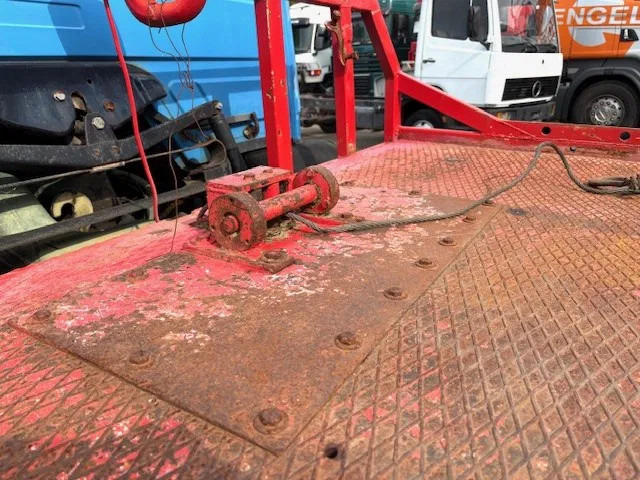 Přepravník automobilů Mercedes-Benz LK 814 RECOVERY TRUCK / CAR-MACHINE TRANSPORTER (6-CILINDER / MANUAL GEARBOX / FULL STEEL SUSPENSION / WINCH / HYDRAULIC RAMPS): obrázek 11