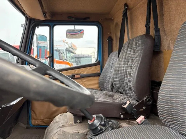 Přepravník automobilů Mercedes-Benz LK 814 RECOVERY TRUCK / CAR-MACHINE TRANSPORTER (6-CILINDER / MANUAL GEARBOX / FULL STEEL SUSPENSION / WINCH / HYDRAULIC RAMPS): obrázek 15