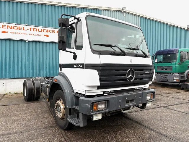 Mercedes-Benz SK 1824 K (ONLY 226.000 KM!) 4x2 FULL STEEL CHASSIS (MANUAL GEARBOX / REDUCTION AXLE / FULL STEEL SUSPENSION / P.T.O.) - Podvozek s kabinou: obrázek 2 Mercedes-Benz SK 1824 K (ONLY 226.000 KM!) 4x2 FULL STEEL CHASSIS (MANUAL GEARBOX / REDUCTION AXLE / FULL STEEL SUSPENSION / P.T.O.) - Podvozek s kabinou: obrázek 2