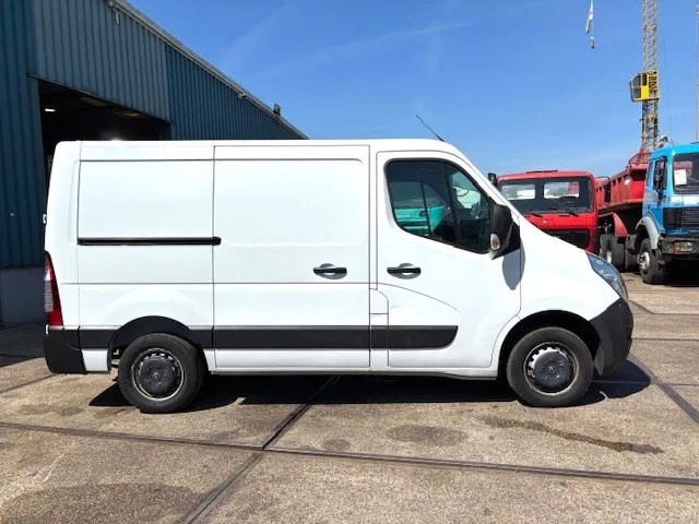 Opel Movano T3300 2.4CDTI L1H1 (EURO 6 / 6 GEARS MANUAL GEARBOX / AIRCONDITIONING / APPLE CARPLAY / REAR VIEW CAMERA / ETC) - Malá dodávka: obrázek 4 Opel Movano T3300 2.4CDTI L1H1 (EURO 6 / 6 GEARS MANUAL GEARBOX / AIRCONDITIONING / APPLE CARPLAY / REAR VIEW CAMERA / ETC) - Malá dodávka: obrázek 4
