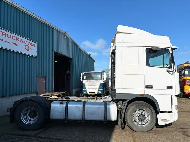 DAF 95.380 XF SPACECAB (EURO 2 / ZF16 MANUAL GEARBOX / D.E.B. ENGINE BRAKE / AIRCONDITIONING) - Tahač: obrázek 4 DAF 95.380 XF SPACECAB (EURO 2 / ZF16 MANUAL GEARBOX / D.E.B. ENGINE BRAKE / AIRCONDITIONING) - Tahač: obrázek 4