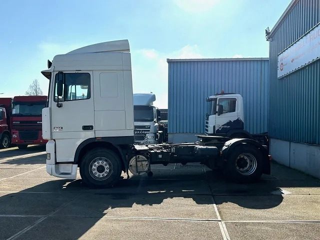 DAF 95.380 XF SPACECAB (EURO 2 / ZF16 MANUAL GEARBOX / D.E.B. ENGINE BRAKE / AIRCONDITIONING) - Tahač: obrázek 5 DAF 95.380 XF SPACECAB (EURO 2 / ZF16 MANUAL GEARBOX / D.E.B. ENGINE BRAKE / AIRCONDITIONING) - Tahač: obrázek 5