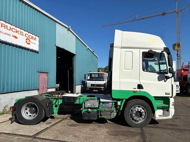 DAF CF 85.410 SPACECAB 4x2 (ZF16 MANUAL GEARBOX / MX-BRAKE / 995 LITER DIESELTANK / AIRCONDITIONING / FRIDGE UNTHER BED) - Tahač: obrázek 4 DAF CF 85.410 SPACECAB 4x2 (ZF16 MANUAL GEARBOX / MX-BRAKE / 995 LITER DIESELTANK / AIRCONDITIONING / FRIDGE UNTHER BED) - Tahač: obrázek 4