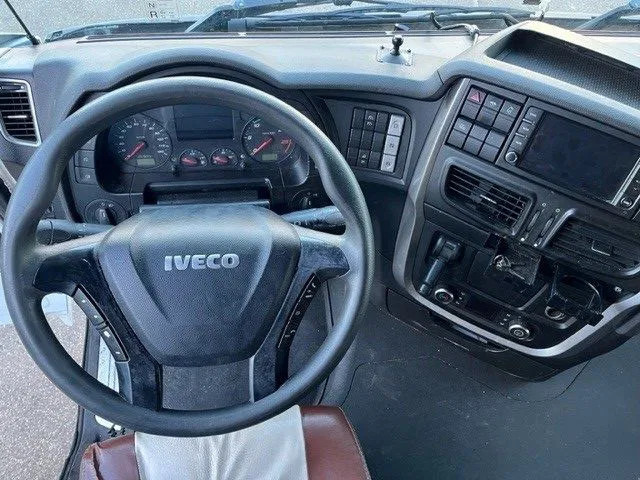 Iveco Stralis AS440S42T/P HI-WAY DUTCH TRUCK (APK/TUV -> 02-2024 / EURO 6 / AS-TRONIC / 2 TANKS / LEATHER SEATS / FRIDGE) leasing Iveco Stralis AS440S42T/P HI-WAY DUTCH TRUCK (APK/TUV -> 02-2024 / EURO 6 / AS-TRONIC / 2 TANKS / LEATHER SEATS / FRIDGE): obrázek 6