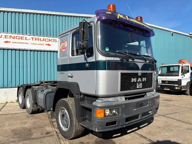 MAN 26.372 DFS 6x4 FULL STEEL TRACTOR (MANUAL GEARBOX / FULL STEEL SUSPENSION / REDUCTION AXLES) - Tahač: obrázek 2 MAN 26.372 DFS 6x4 FULL STEEL TRACTOR (MANUAL GEARBOX / FULL STEEL SUSPENSION / REDUCTION AXLES) - Tahač: obrázek 2