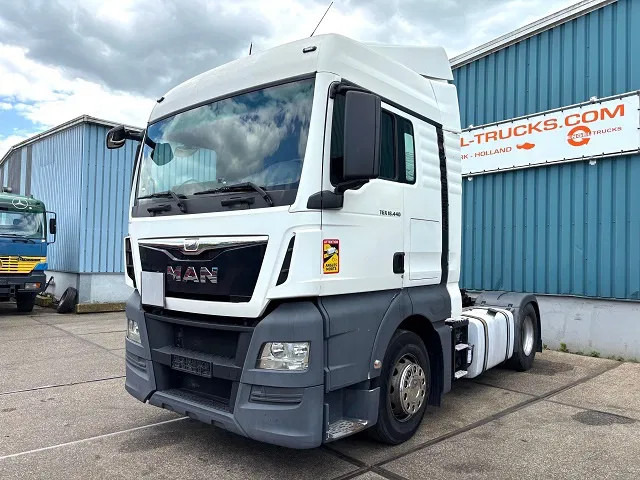 MAN TGX 18.440 BLS XLX (ZF16 MANUAL GEARBOX / 2x DIESELTANK / AIRCONDITIONING / ELECTRICAL MAINSWITCH / FRIDGE / EURO 6) - Tahač: obrázek 1 MAN TGX 18.440 BLS XLX (ZF16 MANUAL GEARBOX / 2x DIESELTANK / AIRCONDITIONING / ELECTRICAL MAINSWITCH / FRIDGE / EURO 6) - Tahač: obrázek 1