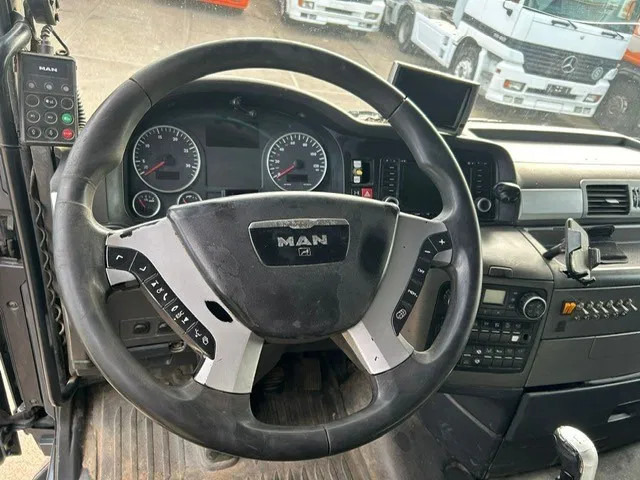Tahač MAN TGX 26.480BLS XLX 6x2 (ZF16 MANUAL GEARBOX / EURO 5 / SLIDING FIFTH WHEEL / LIFT-AXLE / STEERING AXLE / AIRCONDITIONING): obrázek 7