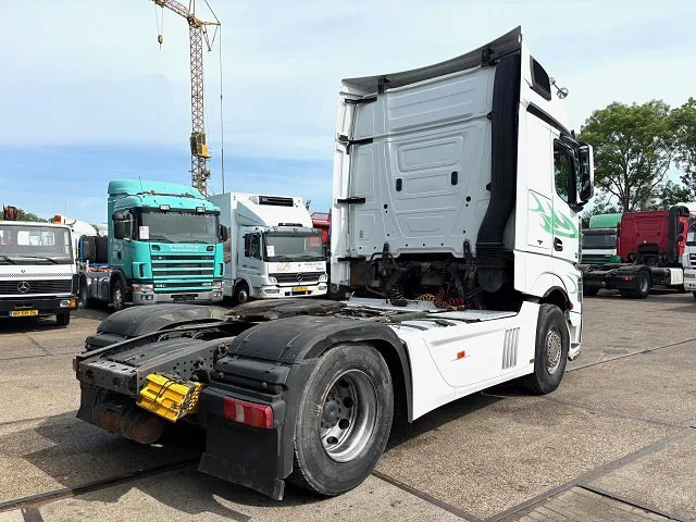 Mercedes-Benz Actros 1845 LS BIGSPACE (RETARDER / EURO 5 / TELLIGENT GEARBOX / FULL SPOILERSET / 2x DIESELTANK / AIRCONDITIONING) - Tahač: obrázek 3 Mercedes-Benz Actros 1845 LS BIGSPACE (RETARDER / EURO 5 / TELLIGENT GEARBOX / FULL SPOILERSET / 2x DIESELTANK / AIRCONDITIONING) - Tahač: obrázek 3