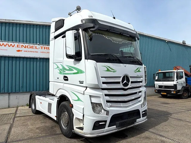 Mercedes-Benz Actros 1845 LS BIGSPACE (RETARDER / EURO 5 / TELLIGENT GEARBOX / FULL SPOILERSET / 2x DIESELTANK / AIRCONDITIONING) - Tahač: obrázek 2 Mercedes-Benz Actros 1845 LS BIGSPACE (RETARDER / EURO 5 / TELLIGENT GEARBOX / FULL SPOILERSET / 2x DIESELTANK / AIRCONDITIONING) - Tahač: obrázek 2