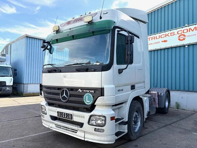 Mercedes-Benz Actros 1846 LS (MP2) (EPS WITH CLUTCH / RETARDER / 3-PEDALS/ AIRCONDITIONING / ETC) - Tahač: obrázek 1 Mercedes-Benz Actros 1846 LS (MP2) (EPS WITH CLUTCH / RETARDER / 3-PEDALS/ AIRCONDITIONING / ETC) - Tahač: obrázek 1