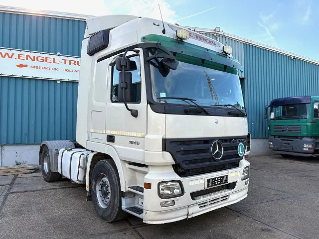 Mercedes-Benz Actros 1846 LS (MP2) (EPS WITH CLUTCH / RETARDER / 3-PEDALS/ AIRCONDITIONING / ETC) - Tahač: obrázek 2 Mercedes-Benz Actros 1846 LS (MP2) (EPS WITH CLUTCH / RETARDER / 3-PEDALS/ AIRCONDITIONING / ETC) - Tahač: obrázek 2