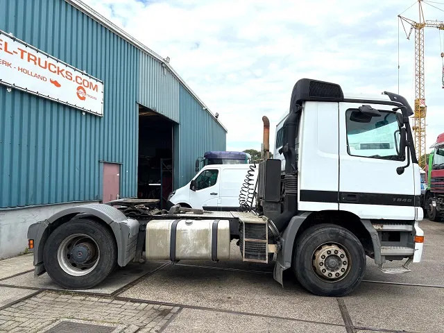 Mercedes-Benz Actros 1848 LS (MP1) 4x2 TRACTOR (EPS WITH CLUTCH / RUDUCTION AXLE / HYDRAULIC KIT / AIRCONDITIONING / ETC) - Tahač: obrázek 4 Mercedes-Benz Actros 1848 LS (MP1) 4x2 TRACTOR (EPS WITH CLUTCH / RUDUCTION AXLE / HYDRAULIC KIT / AIRCONDITIONING / ETC) - Tahač: obrázek 4