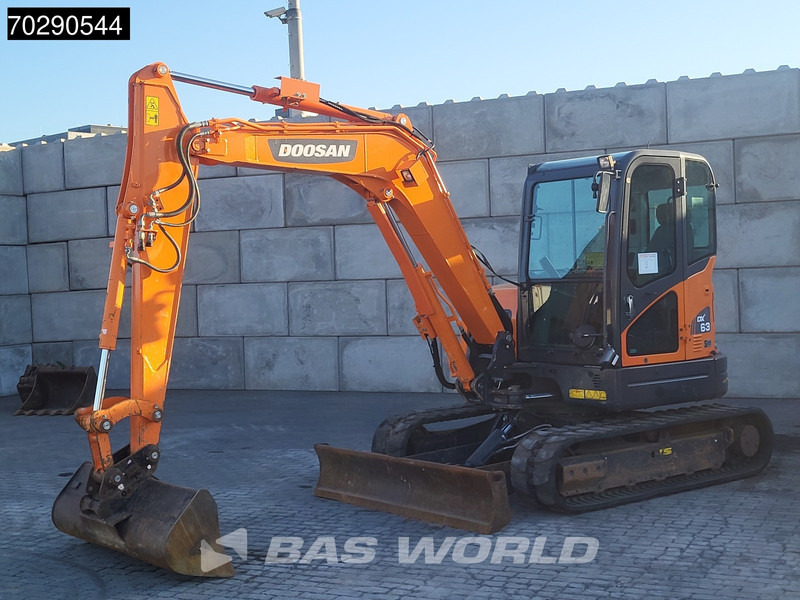 Mini rýpadlo Doosan DX63-3: obrázek 5