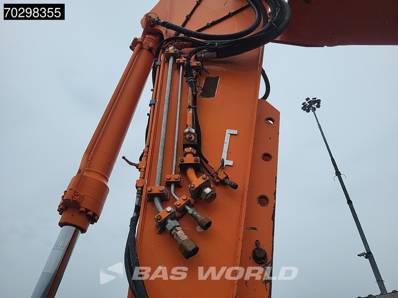 Pásové rýpadlo Hitachi ZX225 USR: obrázek 10