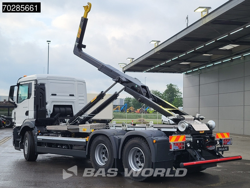MAN TGS 26.440 6X4 NEW HYVA H20-60S Automatic Steelsuspension Euro 6 - Hákový nosič kontejnerů: obrázek 2 MAN TGS 26.440 6X4 NEW HYVA H20-60S Automatic Steelsuspension Euro 6 - Hákový nosič kontejnerů: obrázek 2