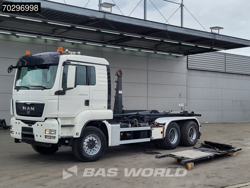 MAN TGS 33.440 6X4 25Ton AJK NHS25-5930 hooklift with 5th wheel Wechselsystem Manual Big-Axle Euro 5 - Hákový nosič kontejnerů: obrázek 1 MAN TGS 33.440 6X4 25Ton AJK NHS25-5930 hooklift with 5th wheel Wechselsystem Manual Big-Axle Euro 5 - Hákový nosič kontejnerů: obrázek 1