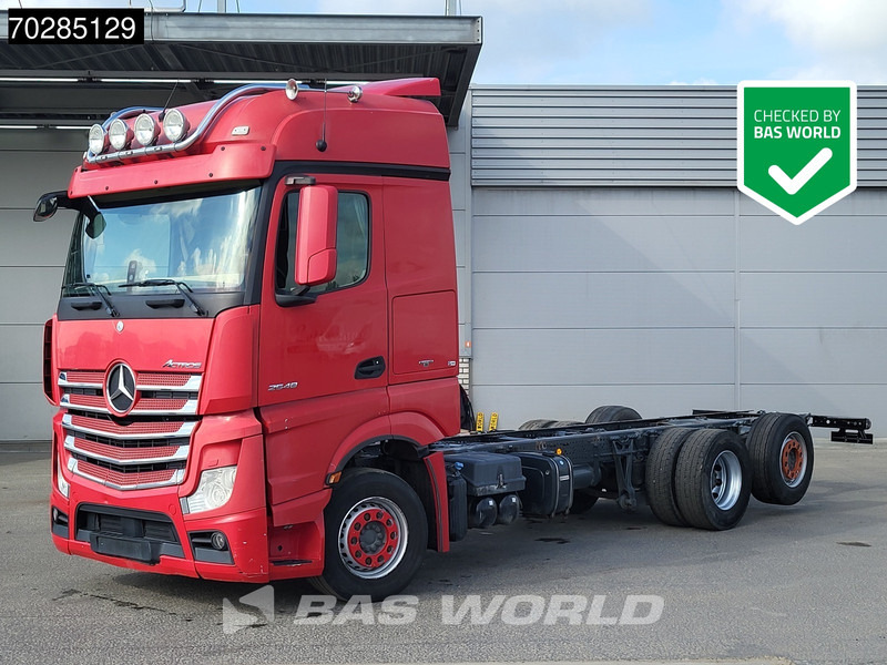 Mercedes-Benz Actros 2548 Actros 6X2 BigSpace Retarder PTO Liftachse Xenon ACC Navi Euro 6 - Podvozek s kabinou: obrázek 1 Mercedes-Benz Actros 2548 Actros 6X2 BigSpace Retarder PTO Liftachse Xenon ACC Navi Euro 6 - Podvozek s kabinou: obrázek 1