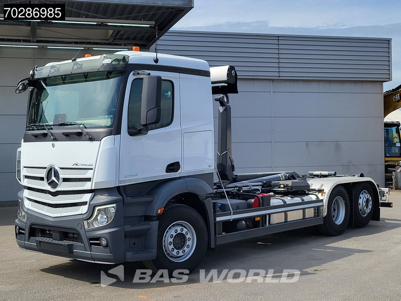 Mercedes-Benz Actros 2745 6X2 NEW! Meiller RS21-70 Abrollkipper Lift-Lenkasche Retarder PPC Navi Automatic - Hákový nosič kontejnerů: obrázek 3 Mercedes-Benz Actros 2745 6X2 NEW! Meiller RS21-70 Abrollkipper Lift-Lenkasche Retarder PPC Navi Automatic - Hákový nosič kontejnerů: obrázek 3