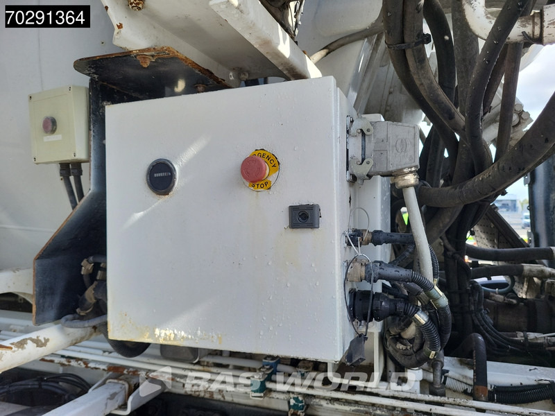 Autočerpadlo Mercedes-Benz Actros 3241 8X4 Cifa MK24.4Z Pompe+Mixer Retarder 3-Pedals Steelsuspension Big-Axle Euro 5: obrázek 12 Autočerpadlo Mercedes-Benz Actros 3241 8X4 Cifa MK24.4Z Pompe+Mixer Retarder 3-Pedals Steelsuspension Big-Axle Euro 5: obrázek 12