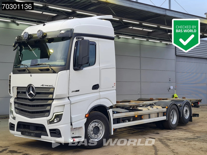 Mercedes-Benz Actros L 2558 Actros 6X2 BDF Full Air Suspension Automatic Lift-Axle Euro 6 - Kontejnérový podvozek/ Výměnná nástavba: obrázek 1 Mercedes-Benz Actros L 2558 Actros 6X2 BDF Full Air Suspension Automatic Lift-Axle Euro 6 - Kontejnérový podvozek/ Výměnná nástavba: obrázek 1