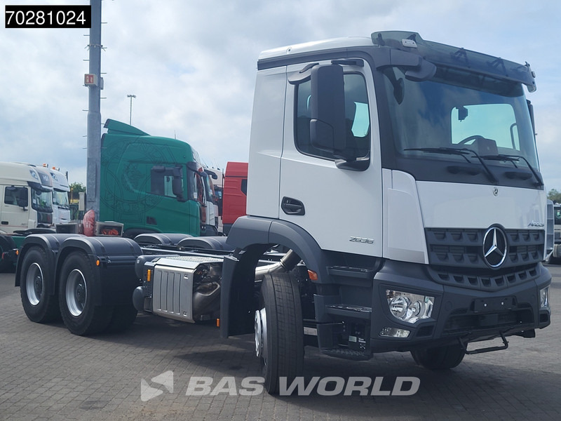 Mercedes-Benz Arocs 2636 6X4 NEW chassis Flywheel PTO Big-Axle Automatic Steelsuspension Euro 6 - Podvozek s kabinou: obrázek 3 Mercedes-Benz Arocs 2636 6X4 NEW chassis Flywheel PTO Big-Axle Automatic Steelsuspension Euro 6 - Podvozek s kabinou: obrázek 3
