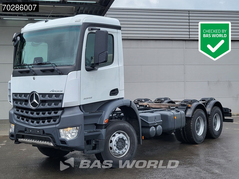 Mercedes-Benz Arocs 3342 6X4 NEW 6x4 chassis Big-Axle Automatic Steel suspension Euro 3 - Podvozek s kabinou: obrázek 1 Mercedes-Benz Arocs 3342 6X4 NEW 6x4 chassis Big-Axle Automatic Steel suspension Euro 3 - Podvozek s kabinou: obrázek 1