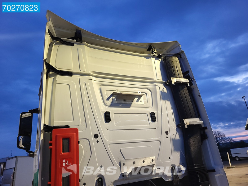 Tahač Mercedes-Benz Actros 1842 4X2 Mega StreamSpace: obrázek 9