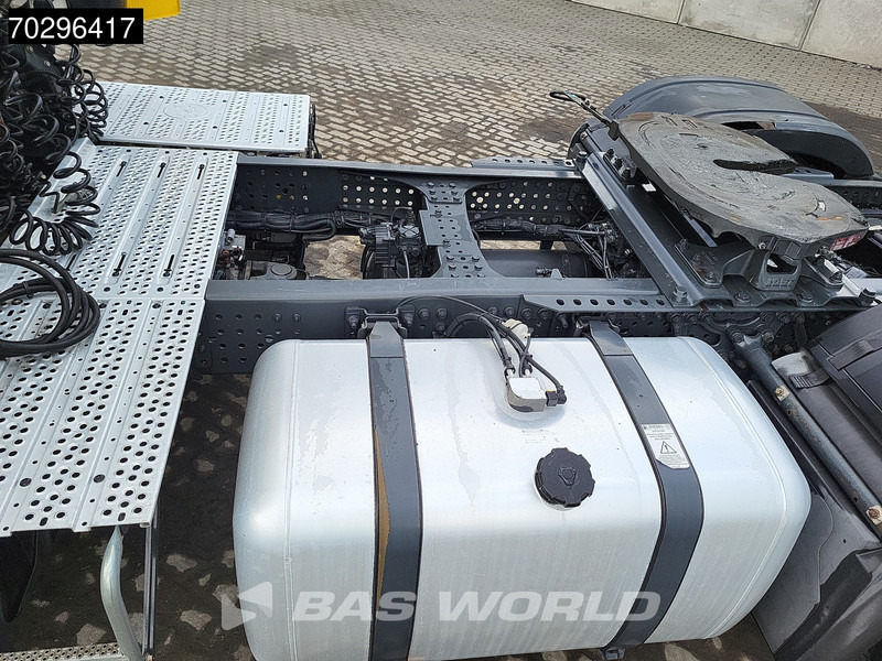 Mercedes-Benz Actros 1843 4X2 StreamSpace - Tahač: obrázek 2 Mercedes-Benz Actros 1843 4X2 StreamSpace - Tahač: obrázek 2