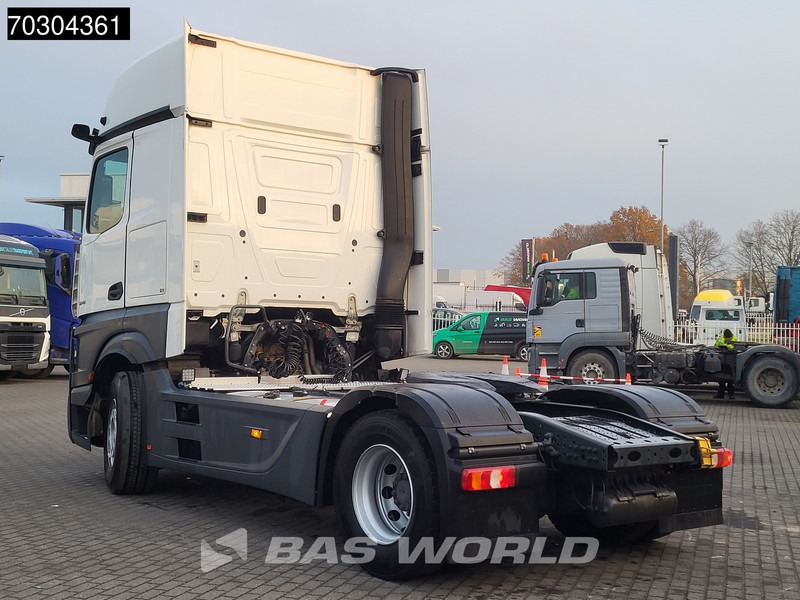 Mercedes-Benz Actros 1845 4X2 GigaSpace Retarder MirrorCam Navi Euro 6 - Tahač: obrázek 2 Mercedes-Benz Actros 1845 4X2 GigaSpace Retarder MirrorCam Navi Euro 6 - Tahač: obrázek 2