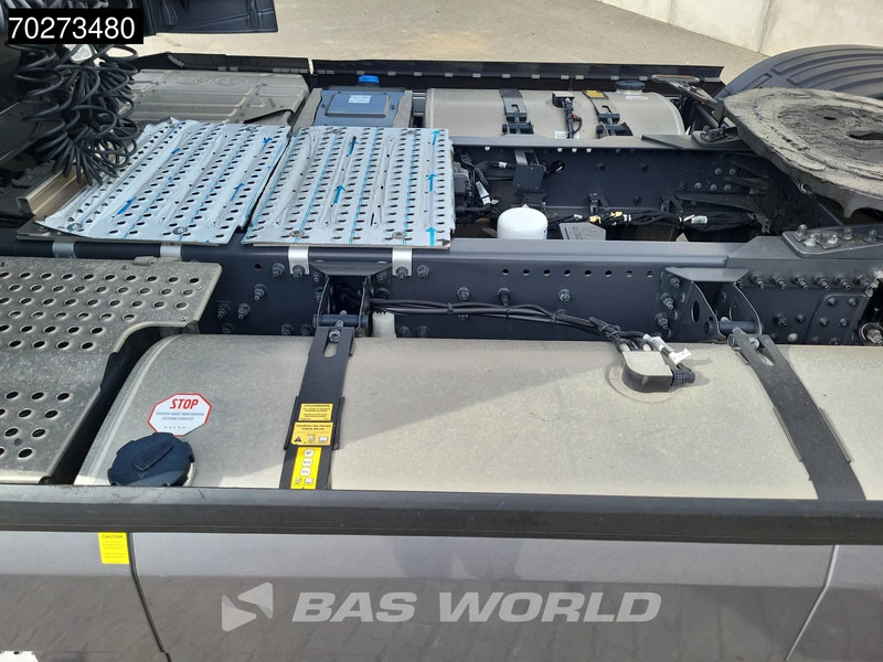 Tahač Volvo FH16 750 4X2 NL-Truck APK 08-2026! XL 2x Tanks Standklima ACC Alcoa's LED: obrázek 8 Tahač Volvo FH16 750 4X2 NL-Truck APK 08-2026! XL 2x Tanks Standklima ACC Alcoa's LED: obrázek 8