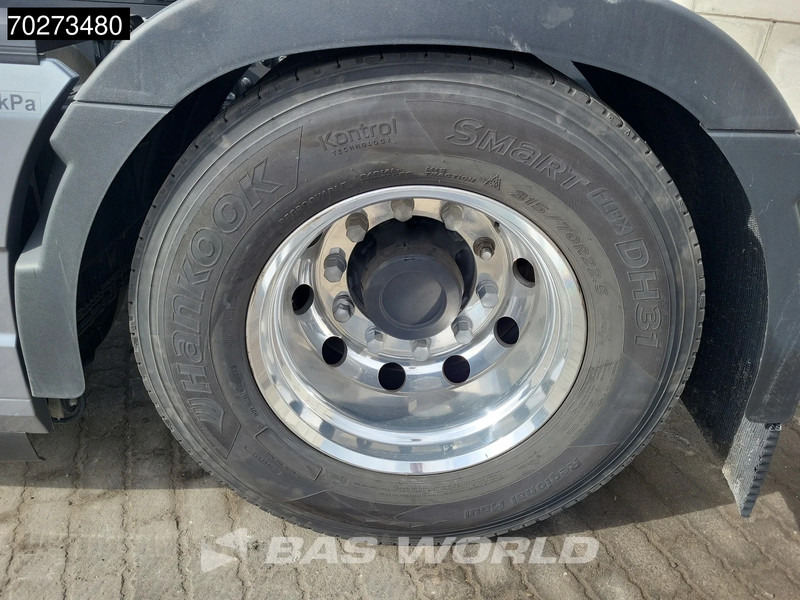 Tahač Volvo FH16 750 4X2 NL-Truck APK 08-2026! XL 2x Tanks Standklima ACC Alcoa's LED: obrázek 11 Tahač Volvo FH16 750 4X2 NL-Truck APK 08-2026! XL 2x Tanks Standklima ACC Alcoa's LED: obrázek 11