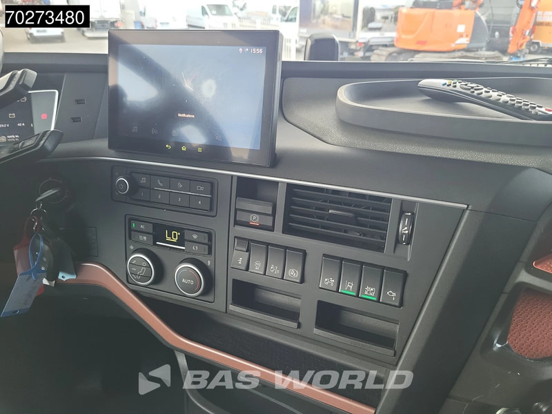 Tahač Volvo FH16 750 4X2 NL-Truck APK 08-2026! XL 2x Tanks Standklima ACC Alcoa's LED: obrázek 19 Tahač Volvo FH16 750 4X2 NL-Truck APK 08-2026! XL 2x Tanks Standklima ACC Alcoa's LED: obrázek 19
