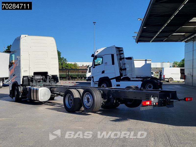 Volvo FH 62 R AERO 6X2 NEW Horsetruck chassis Lift+Lenkachse Dynamic Steering Mirror cam Euro 6 - Podvozek s kabinou: obrázek 2 Volvo FH 62 R AERO 6X2 NEW Horsetruck chassis Lift+Lenkachse Dynamic Steering Mirror cam Euro 6 - Podvozek s kabinou: obrázek 2