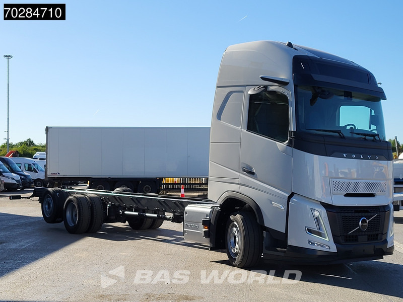 Volvo FH 62 R AERO 6X2 NEW Horsetruck chassis Lift+Lenkachse Dynamic Steering Mirror cam Euro 6 - Podvozek s kabinou: obrázek 3 Volvo FH 62 R AERO 6X2 NEW Horsetruck chassis Lift+Lenkachse Dynamic Steering Mirror cam Euro 6 - Podvozek s kabinou: obrázek 3