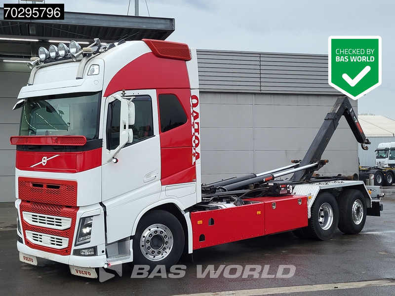 Volvo FH16 750 FH16 6X2 HIAB Multilift XR21S61 Hooklift Lift+steering Axle Automatic Euro 6 - Hákový nosič kontejnerů: obrázek 1 Volvo FH16 750 FH16 6X2 HIAB Multilift XR21S61 Hooklift Lift+steering Axle Automatic Euro 6 - Hákový nosič kontejnerů: obrázek 1