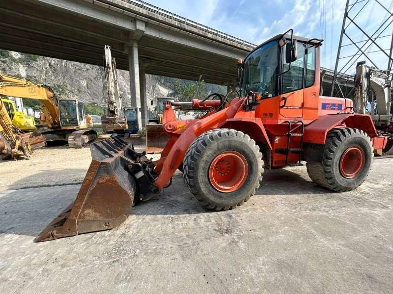 Hitachi W130A - Kolový nakladač: obrázek 5 Hitachi W130A - Kolový nakladač: obrázek 5